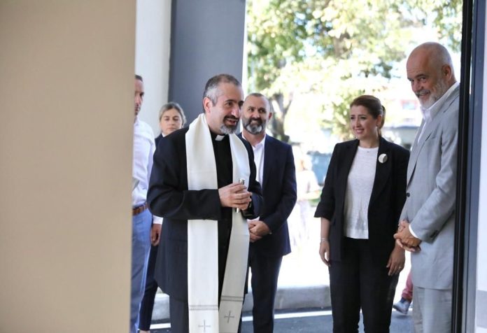 8134BE14-2C2E-4CA9-AB44-C4C5B4136DEB