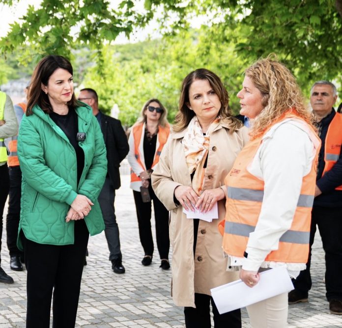 e4193cc2-0286-458c-9a18-daf6c4250215